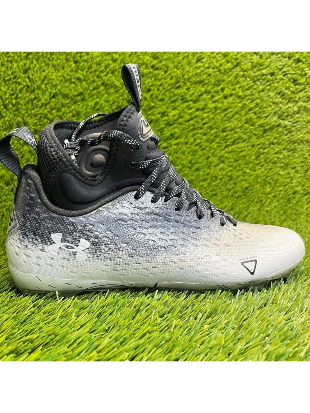 Under Armour Spotlight Lux MC 2.0 Mens Size 8 Black White Football Cleats